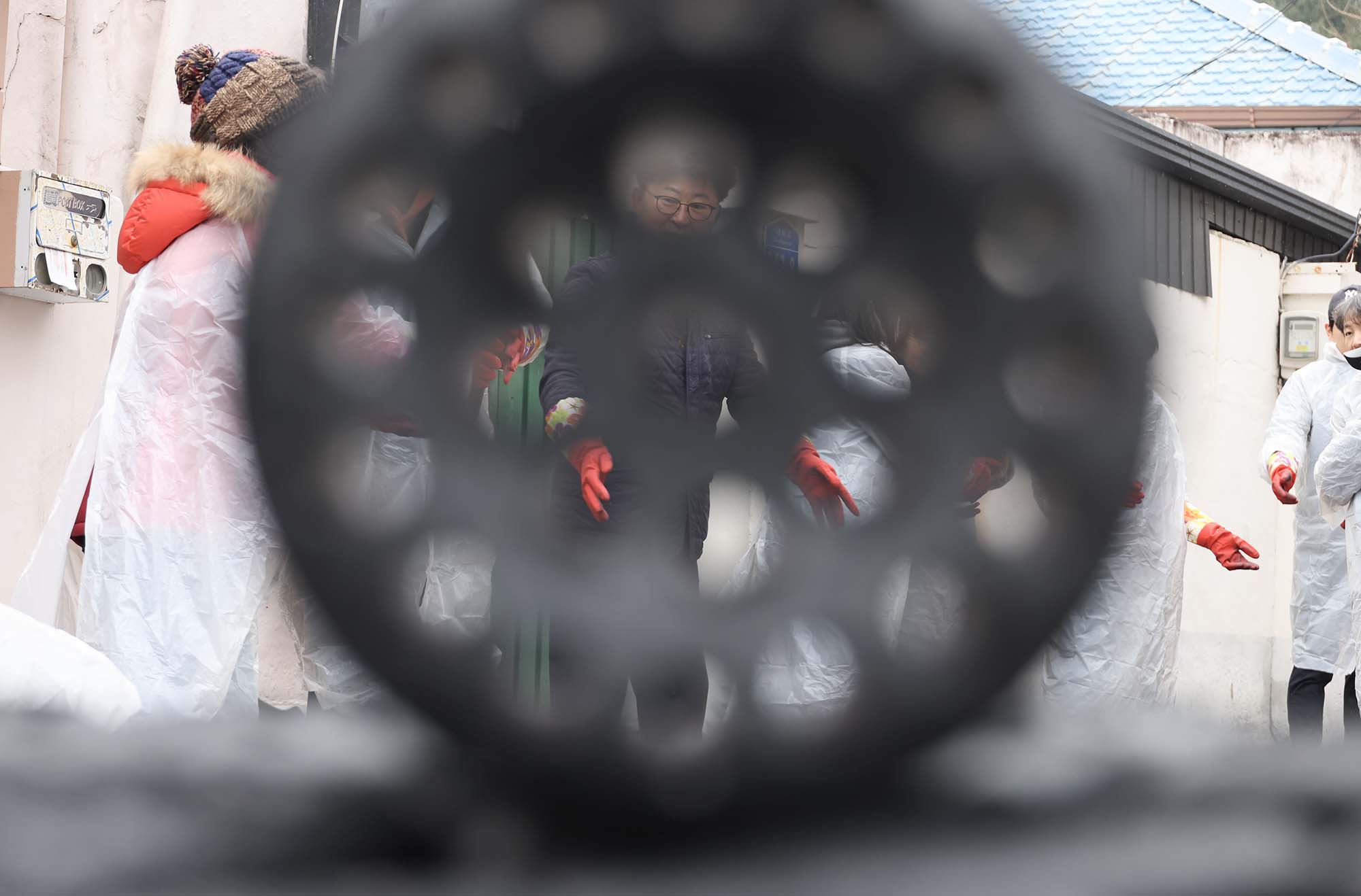 251214_플랜트치과 사랑의 연탄 나눔 봉사활동 이미지6