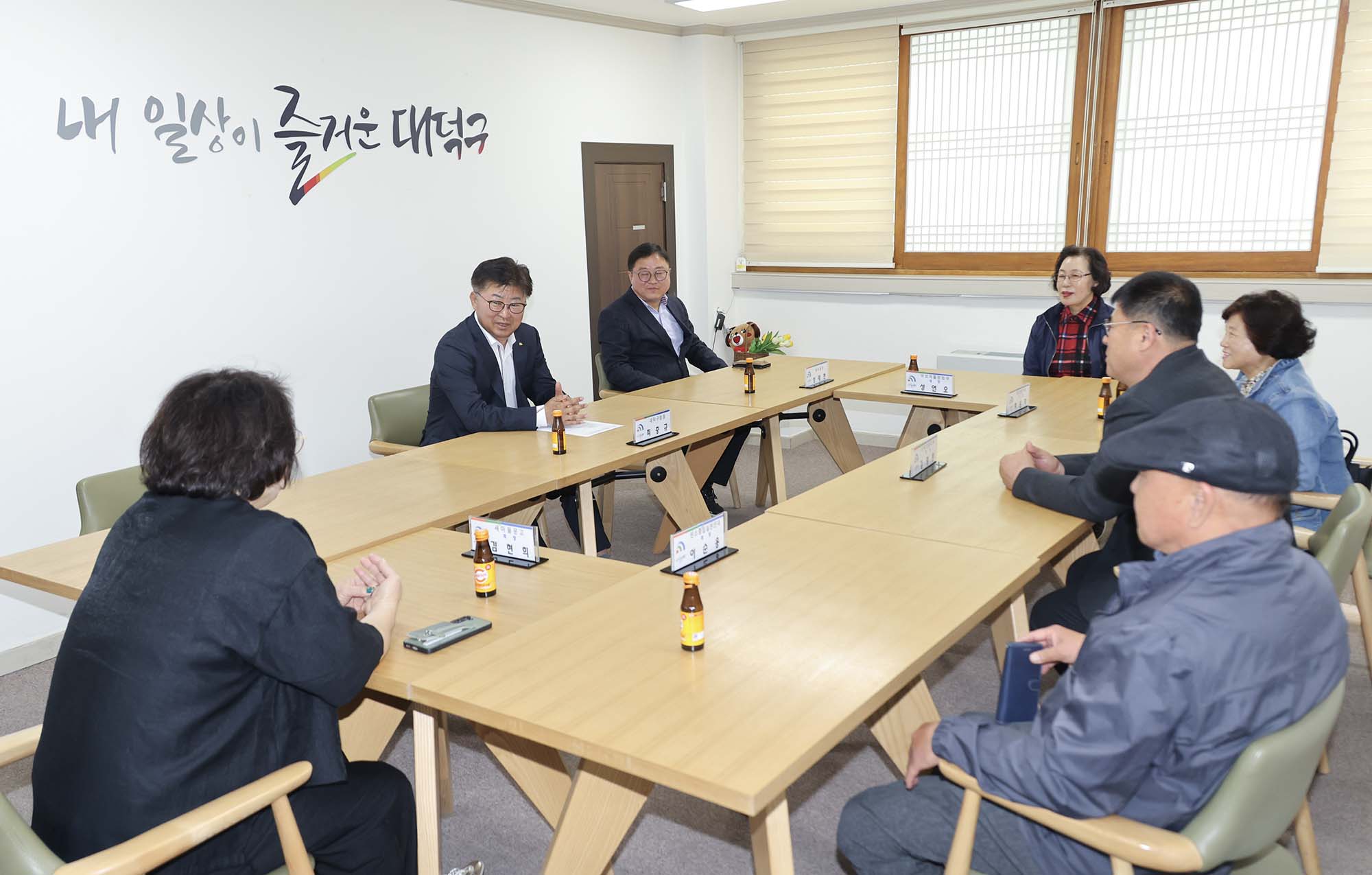 260429_기탁식 - 회덕동 자생단체협의회, 문평동 공장 화재 성금 기탁 이미지3